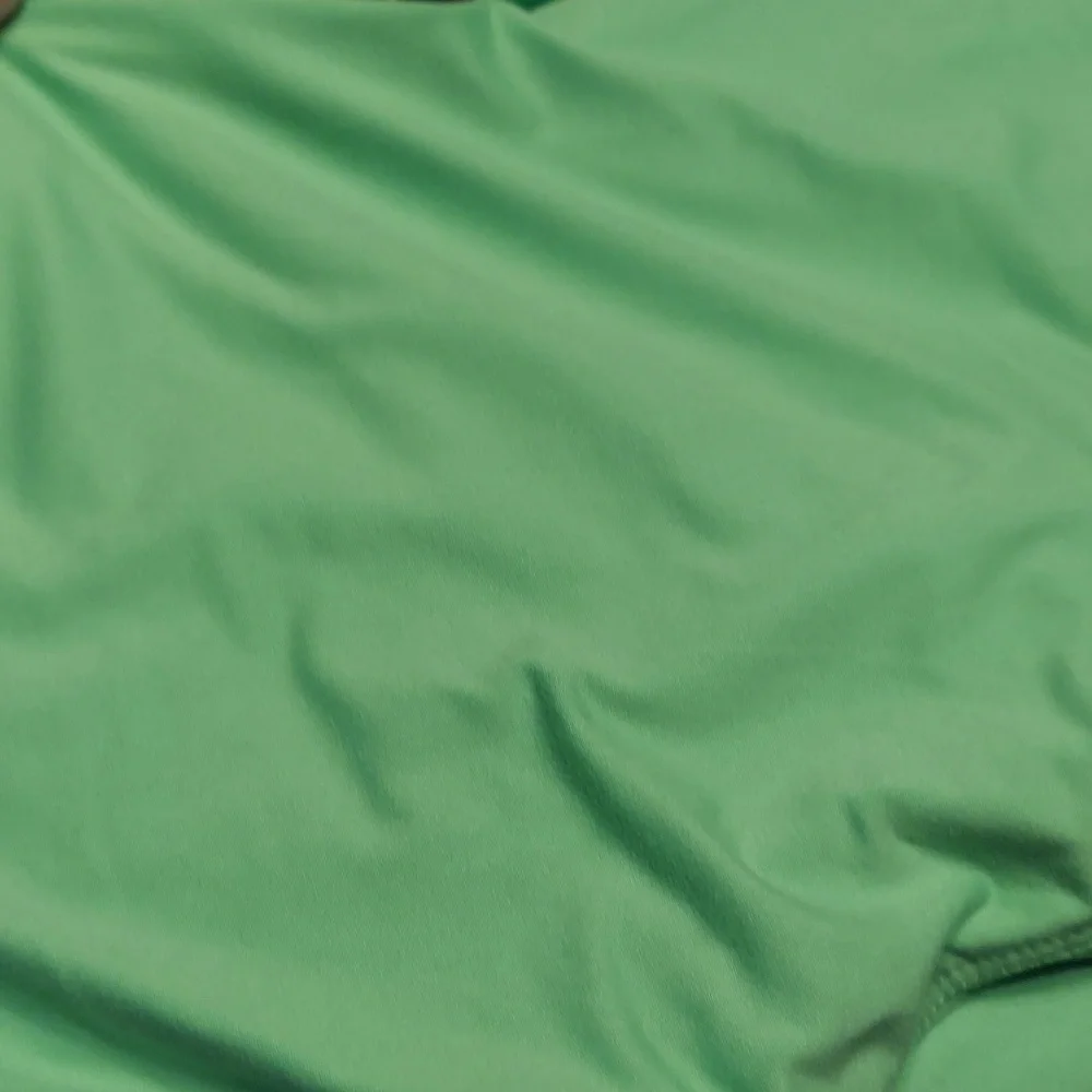 Vibrant Green Leggings - Picture 2 of 3